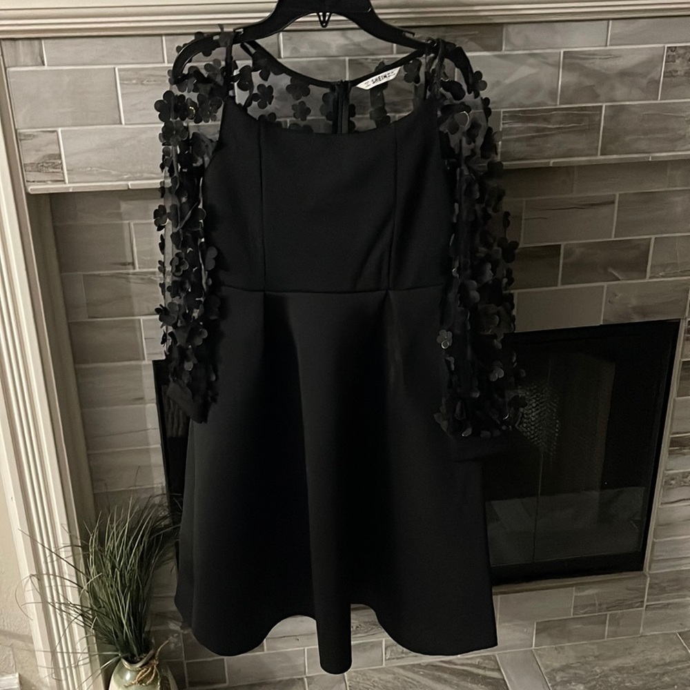Black Formal Dress w/Sheer Flowered Sleeves kids size 11-12